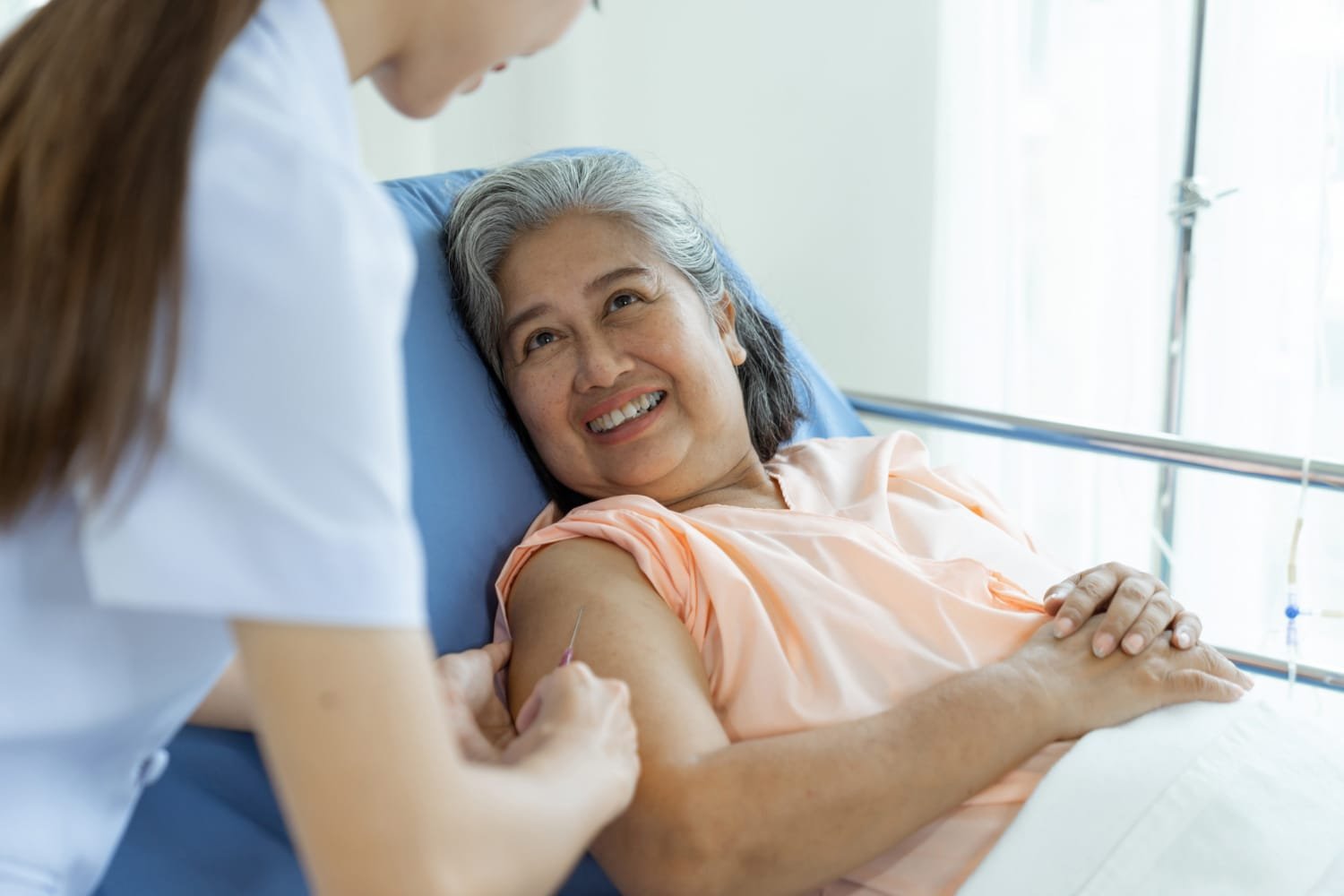 Lee más sobre el artículo La Importancia de Contratar Enfermeras para Acompañamiento Intrahospitalario de Adultos Mayores